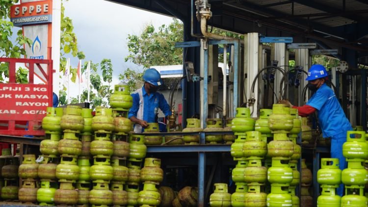 Pertamina Patra Niaga Regional Sumbagut Jaga Distribusi Energi, Tambah Pasokan LPG 3 Kg di Libur Maulid Nabi