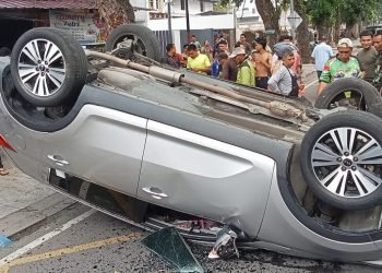 Sedan Terguling di Putri Hijau