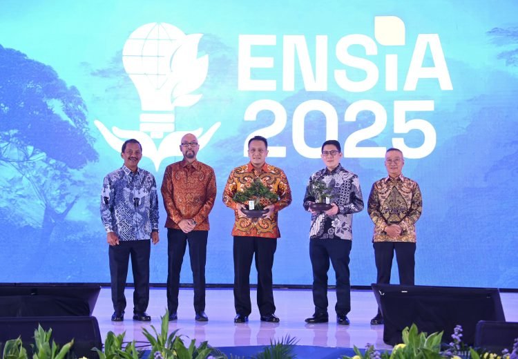 Bukti Komitmen Hijau, Pertamina Patra Niaga Sumbagut Borong 14 Penghargaan ENSIA 2025