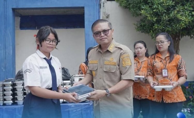 Wakil Bupati Karo Hadiri Launching MBG di SMP Kemala Bhayangkari 2 Kabanjahe