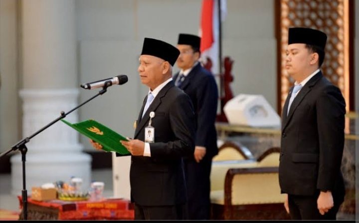 Lantik Pejabat Pimpinan Tinggi Pratama dan Administrator, Wagub Surya Minta Terus Lakukan Inovasi