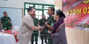 Sebelum Pindah Tugas, Bupati Pakpam Bharat Kunjungi Komandan Korem 023/KS
