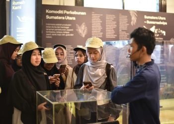 Level Up Mentorship Journey: Mentoring Mahasiswa Sambil Jelajahi Heritage Kota Medan