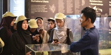 Level Up Mentorship Journey: Mentoring Mahasiswa Sambil Jelajahi Heritage Kota Medan