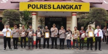 Polsek Pangkalan Brandan & Club BHC Terima Penghargaan dari Kapolres Langkat