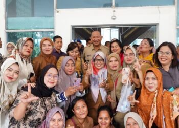 Tangis Haru Ratusan Nakes R4 Langkat, Sampaikan Terima Kasih Kepada Bupati Langkat