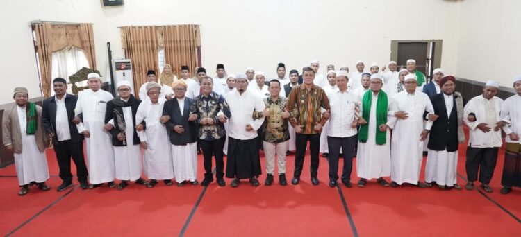 Bupati Palas Kukuhkan Dewan Hakim “Musabaqoh Qiraatul Kutub Dalam Rangka Peringatan HSN 2025”