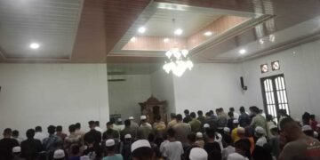 Jumat Curhat dan Berkah, Polres Palas Hadir Berikan Nasi Bungkus Gratis untuk Warga Jemaah Masjid Al-Amanah