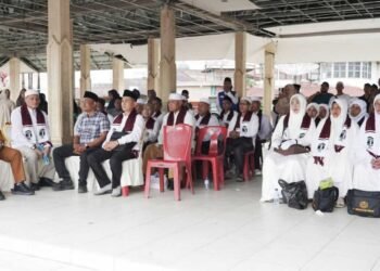 Bupati Palas Lepas Jemaah Umroh Travel Cahaya Palas