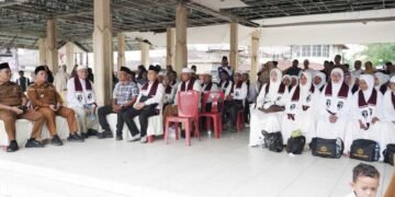 Bupati Palas Lepas Jemaah Umroh Travel Cahaya Palas