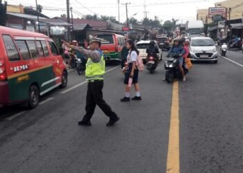 Kanit Propam Polsek Pancur Batu Cek Kesiapan Personel di Titik Strong Point Pagi Hari