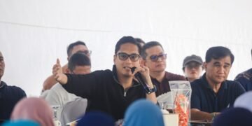 Warga Medan Tuntungan Menangis Sampaikan Keluhannya, Rico Waas Tawarkan Solusi Atasi Banjir