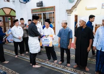 Safari Asar di Masjid Nur Rukiah, Rico Waas Ajak Masyarakat Bijak Berteknologi