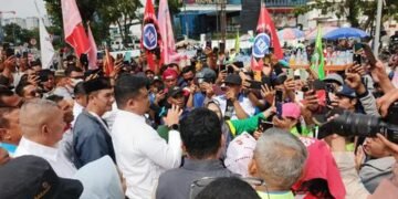 Peserta Demo: Baru Ini Gubernur Mau Bertatap Muka dengan Pendemo