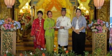 BCA Dukung Pelestarian Tenun Songket Melayu Sumut Berbasis Warna Alam