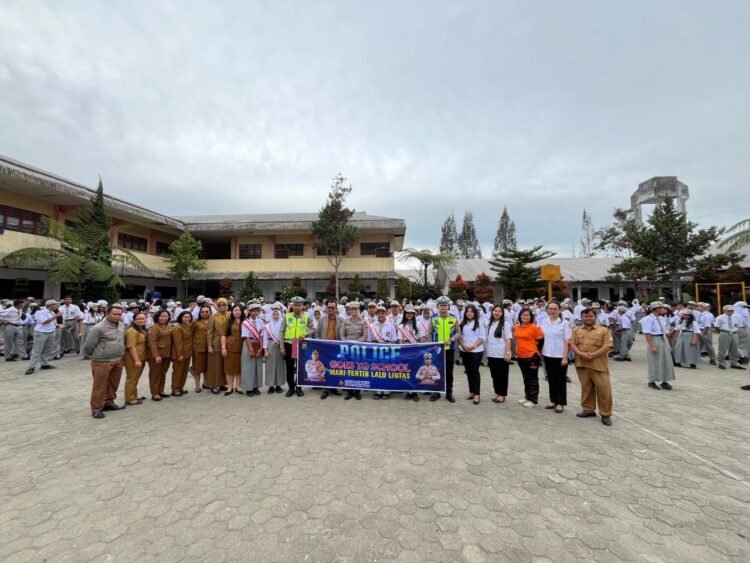Sat Lantas Polres Tanah Karo Laksanakan Program “Police Go To School” di SMK Negeri 1 Kabanjahe