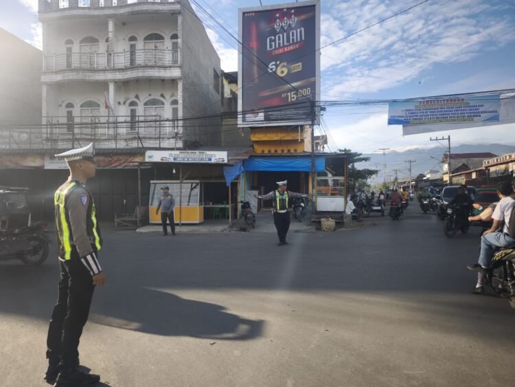 Pengaturan Lalu Lintas di Pagi Hari, Pelayanan Polri Kepada Masyarakat