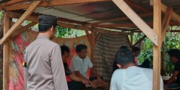 Lewat Sambang dan Tatap Muka Bhabinkamtibmas Ajak Warga Wujudkan Kamtibmas Kondusif