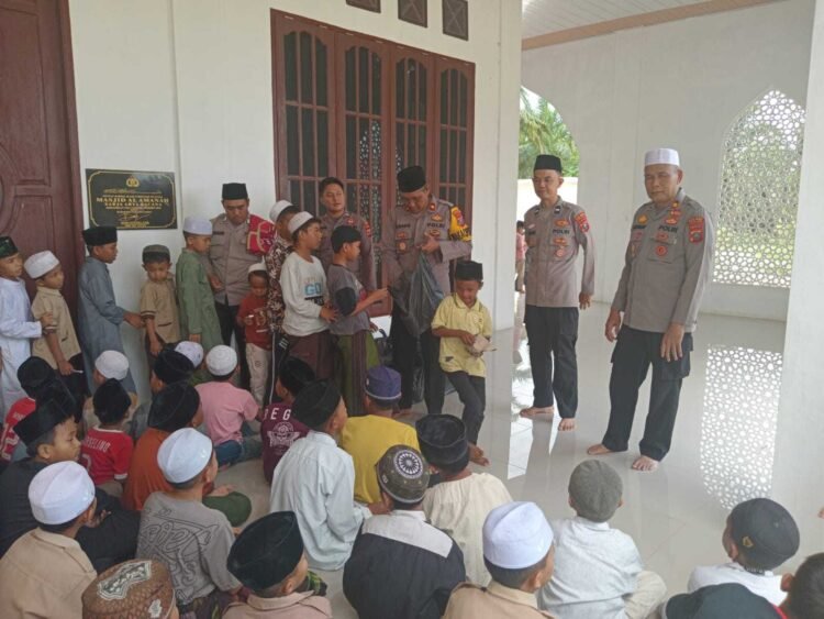 Polres Padang Lawas Gelar Jumat Curhat dan Berbagi Kebaikan di Jumat Berkah