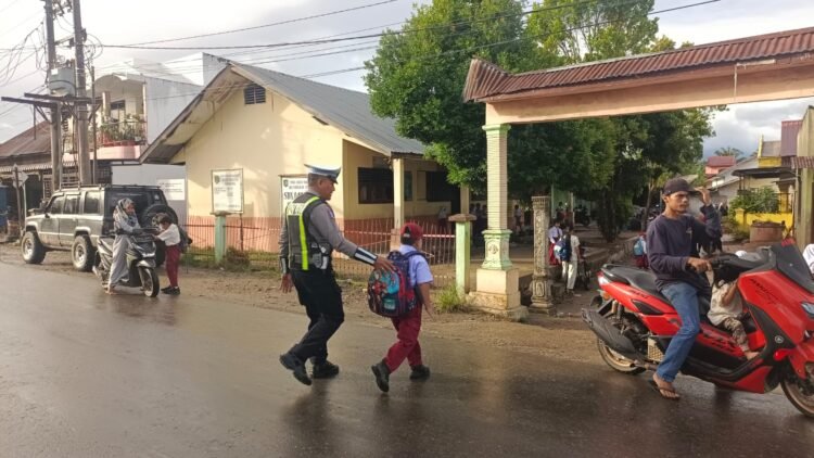 Atur Lalin Agar Lancar, Polsek Sosa Rutin Gelar PAM Padat Pagi