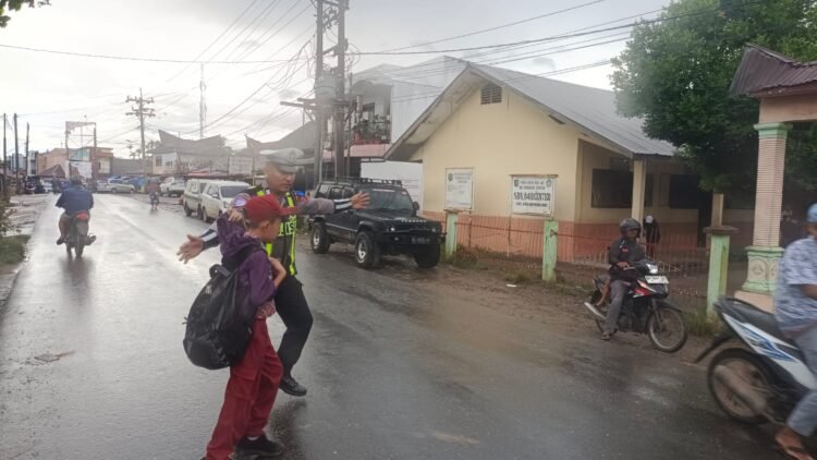 Polisi Gelar PAM Padat Rawan Pagi, Wujudkan Kedisiplinan Berlalu Lintas dan Cegah Lakalantas