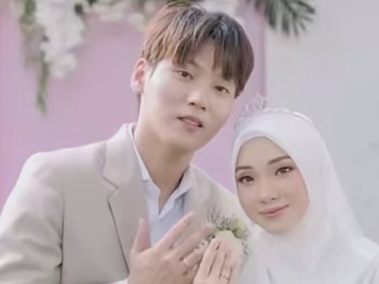 Ternyata Bukan Gosip, Na Daehoon Kini Resmi Gugat Cerai Jule