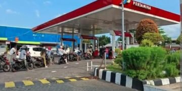 Banjir dan Cuaca Buruk Picu Kelangkaan BBM di Medan: Masyarakat Kian Terjepit