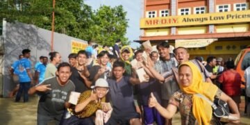 Bupati Langkat Kirim Satu Truk Fuso Logistik untuk Warga Tanjung Pura