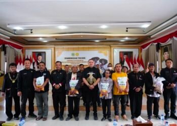 Upaya Mendukung Program Ketahanan Pangan, Bupati Pakpak Bharat Serahkan Bantuan Bibit 