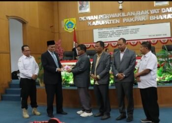 Wabup Pakpak Bharat Bacakan Nota Jawaban Bupati Pakpak Bharat Atas Nota Pengantar RAPBD 2026