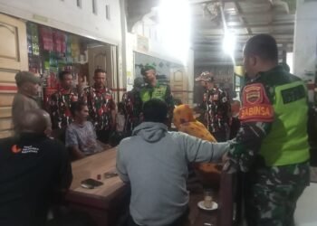Danramil 02/KTB Pimpin Patroli Pos Kamling di Dua Desa Kutalimbaru
