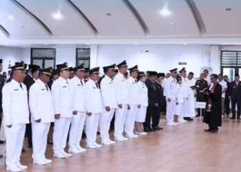 Bupati Karo Lantik 42 Pejabat Administrator dan Pengawas di Lingkungan Pemkab Karo