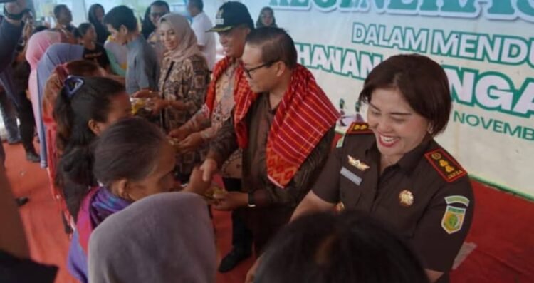 Dorong Regenerasi Petani, Bupati Karo Apresiasi Inovasi Petani di Munte