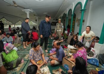 Pemko Medan Salurkan Makanan untuk Korban Banjir di Medan Barat