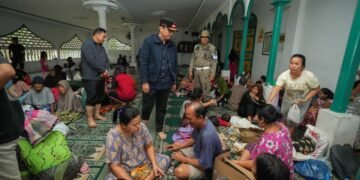 Pemko Medan Salurkan Makanan untuk Korban Banjir di Medan Barat
