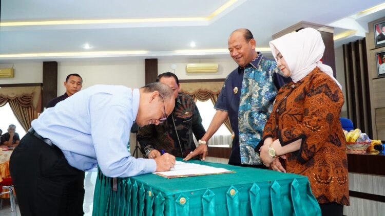 Syah Afandin Buka Forum Konsultasi Publik Menuju Mall Pelayanan Publik Langkat