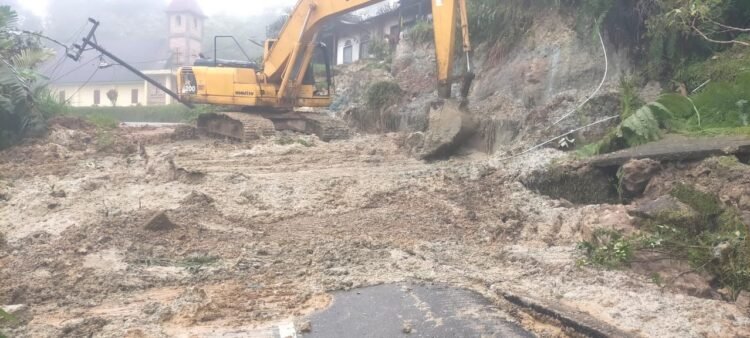 Humbahas Dilanda Banjir Bandang dan Longsor, Lima Orang Meninggal dan Empat Hilang