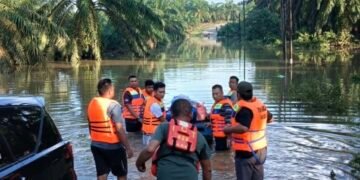 Kisah Heroik Mas Baron, Berenang Tembus Banjir Demi Normalkan Komunikasi PEP Rantau Field