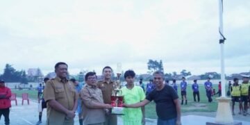 Bupati Karo Tutup Pertandingan Sepak Bola U-19 Tingkat Kabupaten Karo Tahun 2025