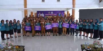 Bupati Karo Serahkan Hadiah Lomba Posyandu Terbaik 2025: Dorong Layanan Terintegrasi 6 SPM
