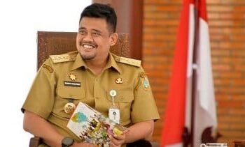 Gubernur Bobby Nasution Gratiskan SPP SMA/SMK Mulai 2026, Internet dan Listrik Sekolah Dikebut