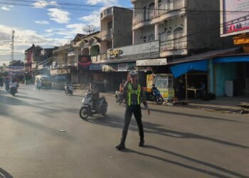 Personil Pos Lantas Barumun Polres Padang Lawas Rutin Laksanakan Pengaturan Lalu Lintas Pagi