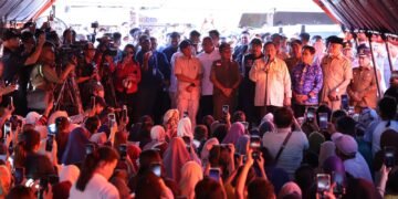 Presiden Prabowo Beri Semangat Warga Sumbar Terdampak Bencana