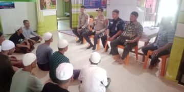 Kasat Bersama Personil Sat Binmas Polres Palas Berikan Pembinaan Terhadap Pecandu Narkoba