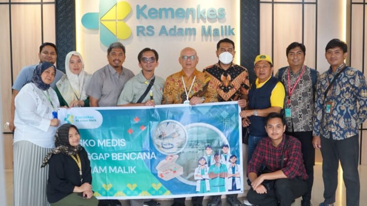 RS Adam Malik Turunkan Tim Medis Bantu Korban Banjir Sumut dan Aceh