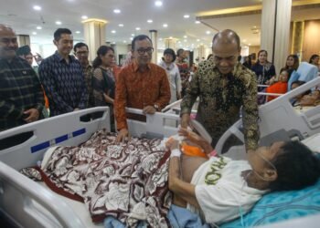Semangat Menyembuhkan Dalam Natal RS Adam Malik Bersama Pasien