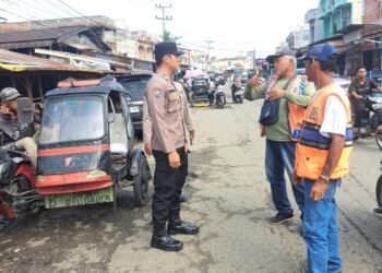 Sambangi Tukang Parkir Pasar Sibuhuan, Sat Binmas Polres Palas Sosialisasi dan Edukasi Kamtibmas