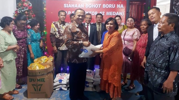Anggota DPRI RI Hadiri Perayaan Natal PPSD Siahaan Dohot Boruna Sektor-42 Medan