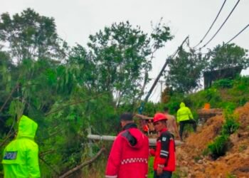 Wakapolres Pakpak Bharat Pimpin Pembersihan di Lokasi Terdampak Longsor