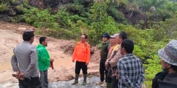Kepala Pelaksana BPBD Ex Officio Bersama Kepala BPBD Tinjau Tinjau Bencana longsor